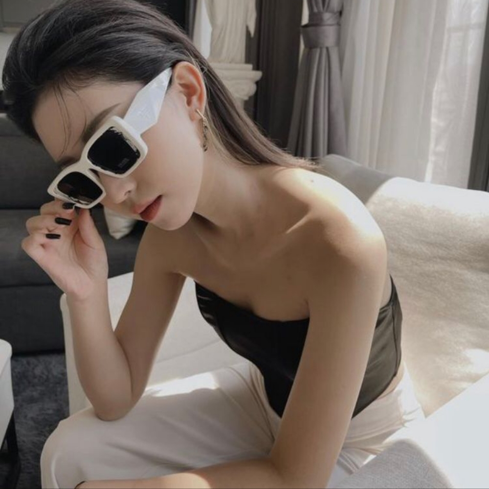💯- Authentic New PRADAPR 08YS white havana black Sunglasses - Picture 7 of 16